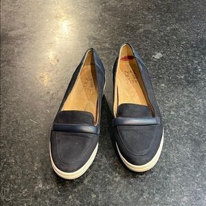 Naturalizer Women's Navy Samara Loafers